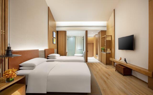 voco Thousand Island Lake by IHG