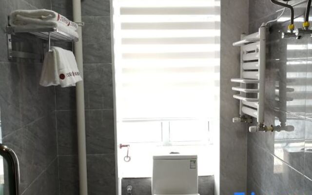 YunLing Business Hotel