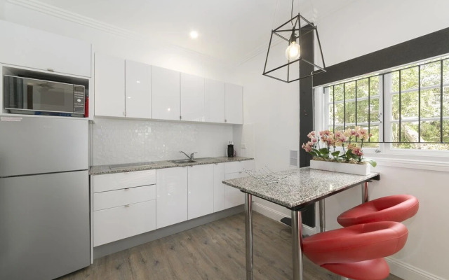 Milton Mews - Studios