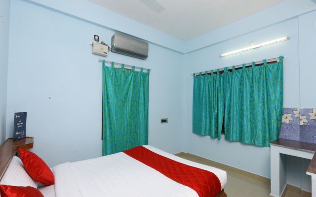 OYO 10910 Home Spacious 4BHK Near Paradise Beach