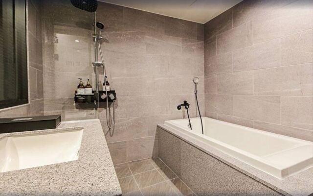 Gray 191 Hotel