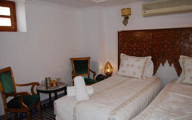 Room in B&B - Riad Authentic Palace & Spa - Al Bartal