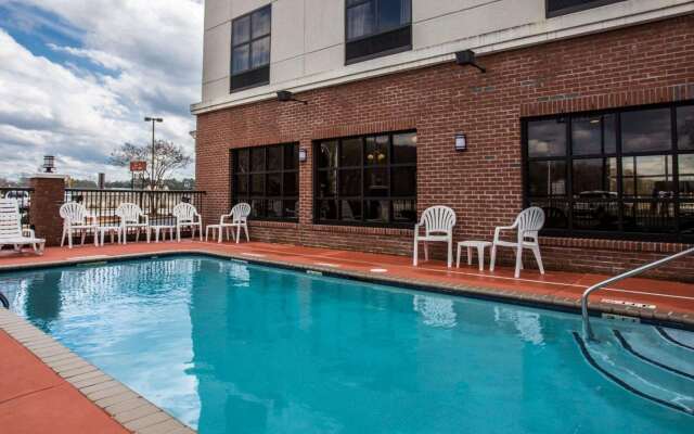 Comfort Inn & Suites Lumberton Central I-95