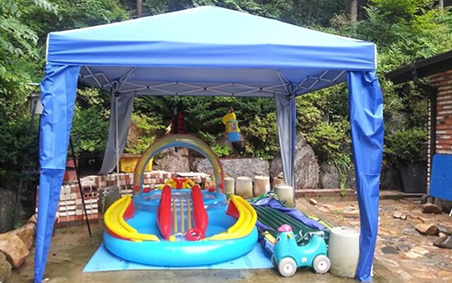 Hongcheon Pine Scented Breeze Pension