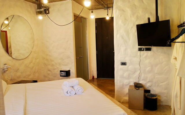 We Terminal Hotel