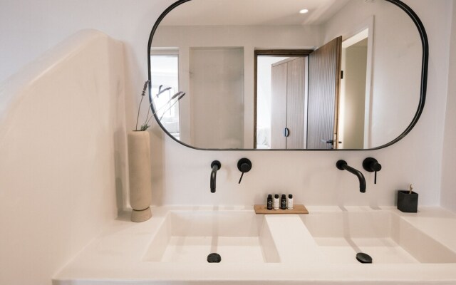 Akra Suites & Spa