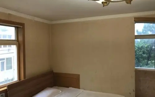 Wolongpu Hostel