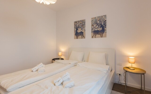 Zoe Apartment
