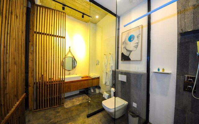 Dali Xi Yue Shen Cang Inn