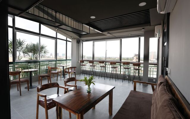 SKY HOTEL Central Phnom Penh - Rooms & Apartments