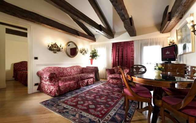 Torre dell'Orologio Suites