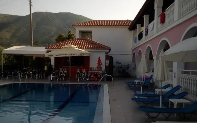 Giannis Studios Alykes