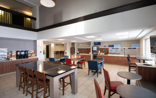 Holiday Inn Express Houghton-Keweenaw, an IHG Hotel