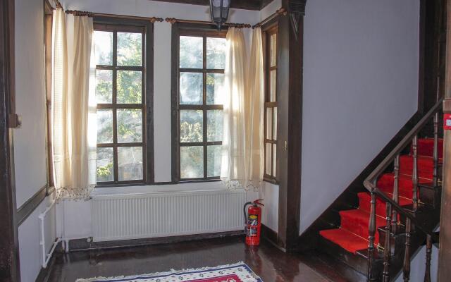 Toprakçiler Mansion