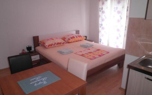 Apartments Muic