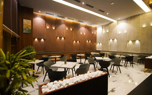J P Airport Hotel