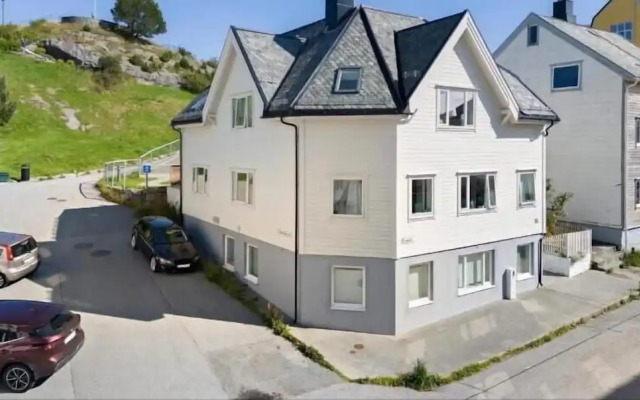 Wonderfully Located, 2bedroom, Balcony