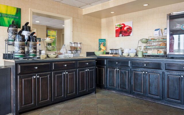 Quality Inn Calhoun North I-75