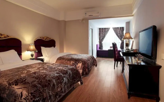 Chengdu House Hotel