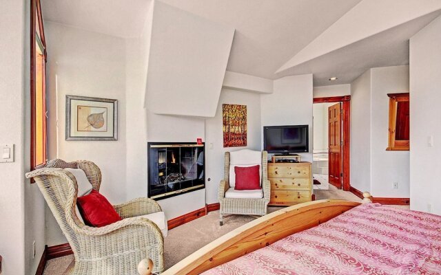 Dogwood Lodge by RedAwning