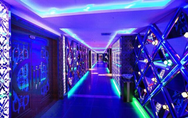 Jasper International Hotel