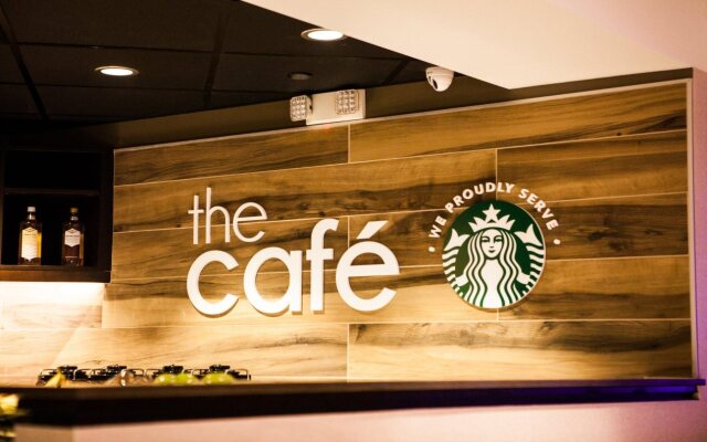 Crowne Plaza Dulles Airport by IHG