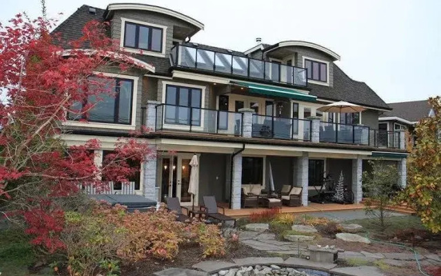 Riverside Garden Bed and Breakfast