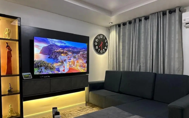 Luxurious Abuja Apartment With Private Entrance & Central AC