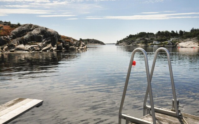 Beautiful Home in Flekkerøy With 4 Bedrooms and Wifi