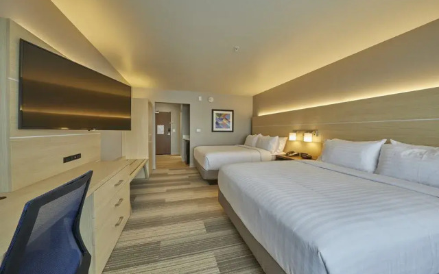 Holiday Inn Express &amp; Suites Hermiston Downtown