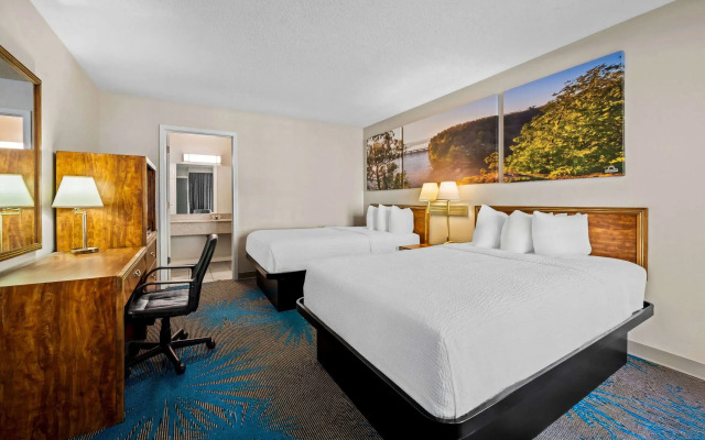 Days Inn by Wyndham Dubuque