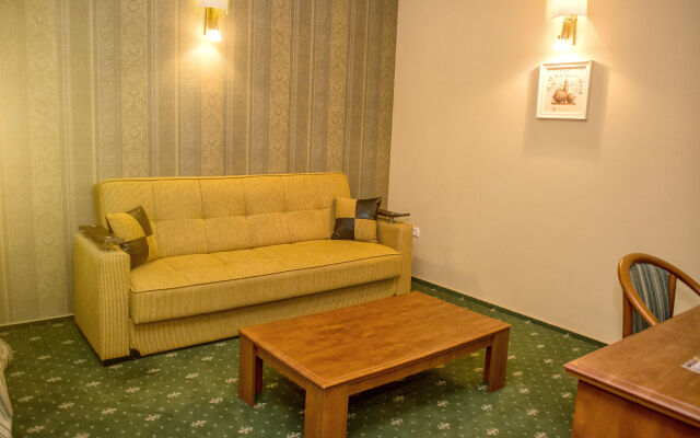 Best Western Plus Lido Hotel