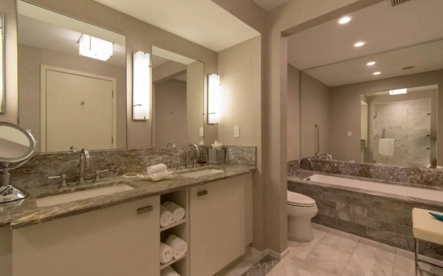 Luxury Beachfront Studio-with Daily Cleaning