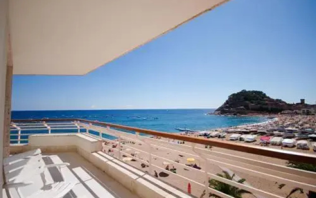 Apartment Lets Holidays Tossa de Mar Beach