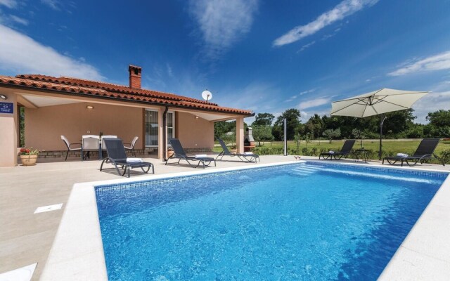 Stunning Home in Fazana With Wifi and 3 Bedrooms