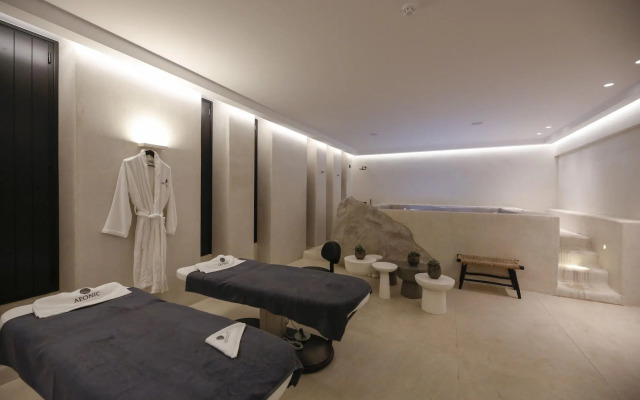 Aeonic Suites and Spa