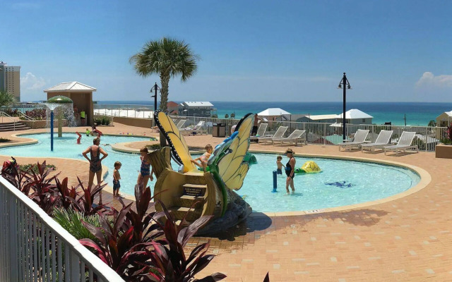Laketown Wharf by Emerald View Resorts