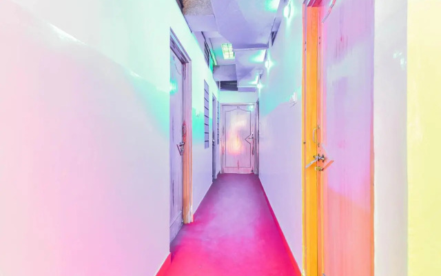 Hotel Tri-Lok Palace