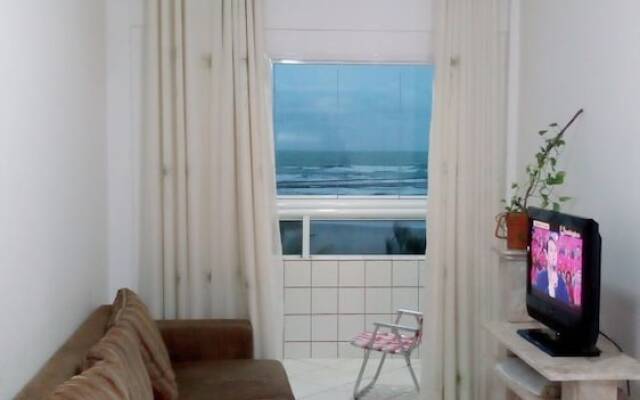 Apto. Pé na areia com Churrasqueira