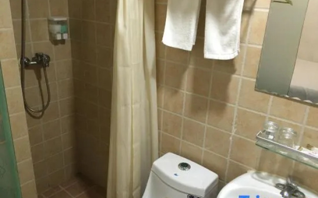 Green Apple Fashion Hotel