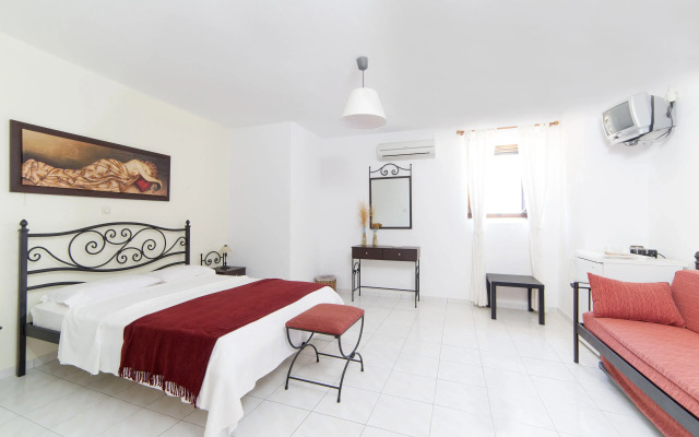 Agerino Studios & Apartments