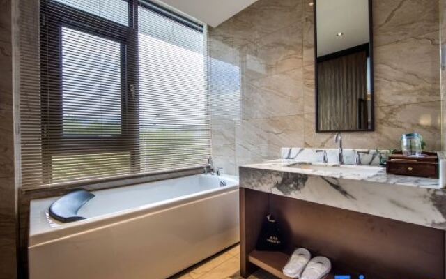 Wuyishan Wansen Wood General Theme Hotel
