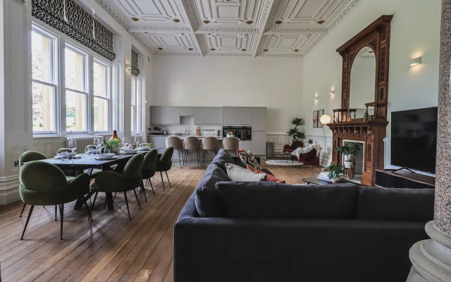The Wilfred Suite Stone Cross Mansion
