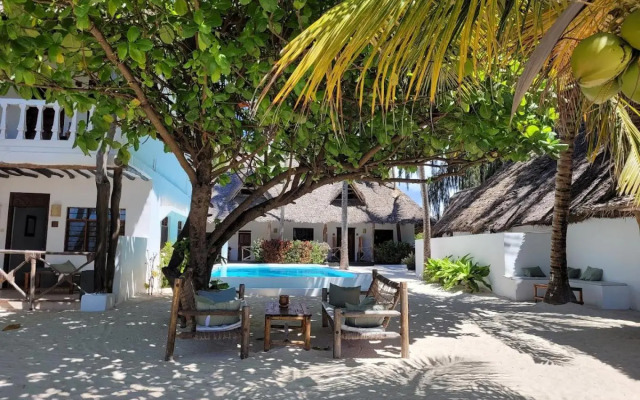 Makuti Beach Bungalows