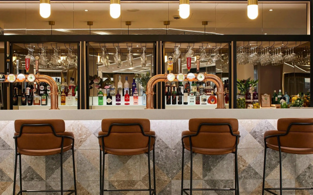 Courtyard by Marriott London City Airport