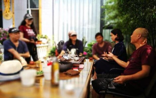 Xingyi Wanfeng Lin Jianshan Guest House