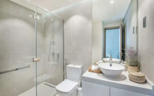 Cozy 1BR with balcony sea view