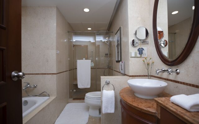 Hotel Indigo Shenzhen Overseas Chinese Town by IHG