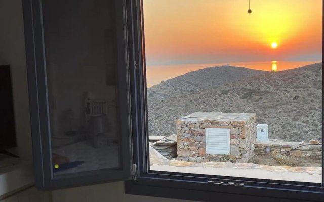 Folegandros Enchanting Cycladic Home Sunset Views