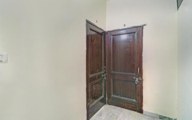 SPOT ON 78910 Grand Inn